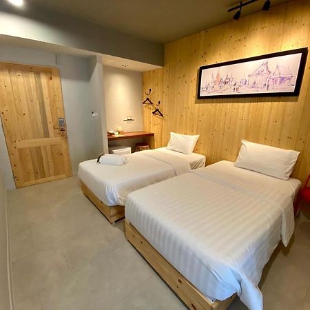 Hotel P24 At Kaset Bangkok Esterno foto