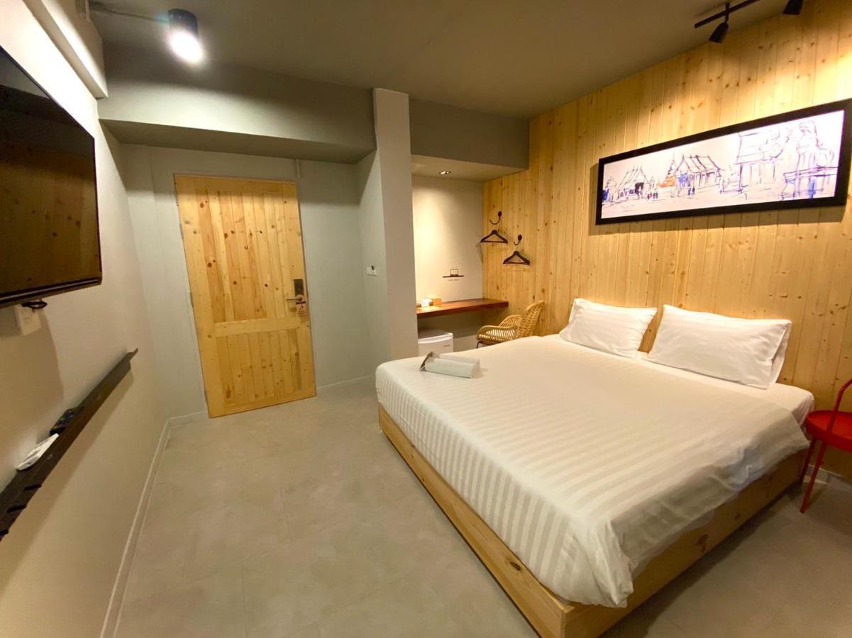 Hotel P24 At Kaset Bangkok Esterno foto