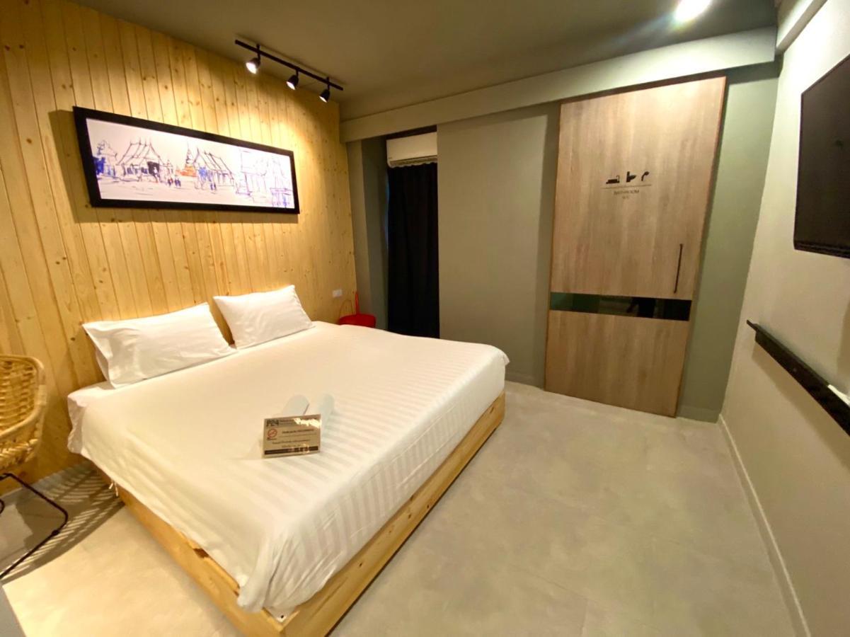 Hotel P24 At Kaset Bangkok Esterno foto