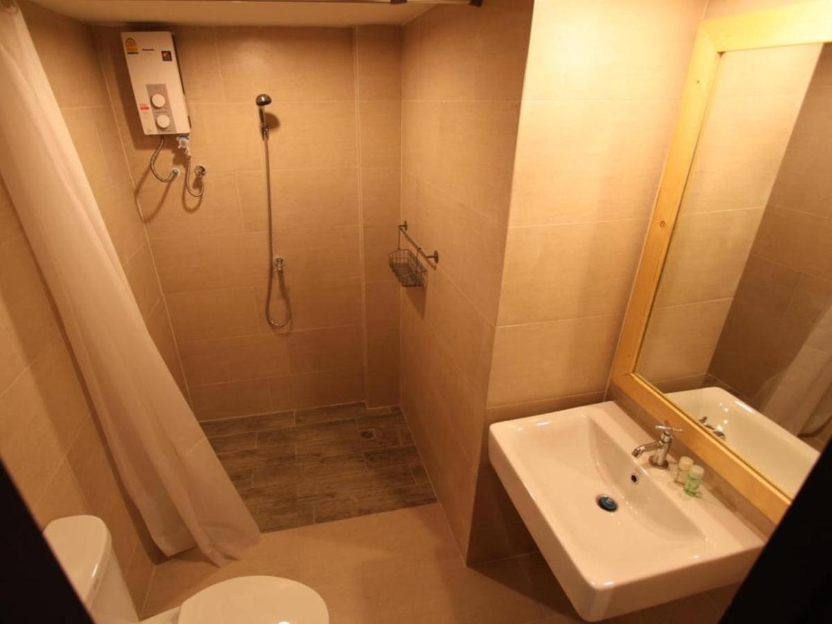 Hotel P24 At Kaset Bangkok Esterno foto